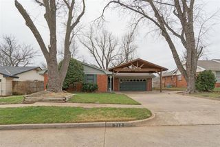 712 E 27th Place, Edmond, OK 73013