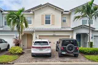4955 Eucalyptus Dr, Hollywood, FL 33021