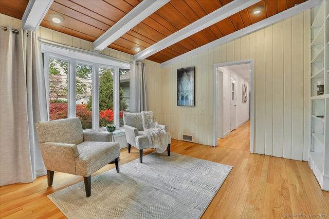 11 West Ridge Drive, West Hartford, CT 06117