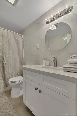 11 West Ridge Drive, West Hartford, CT 06117