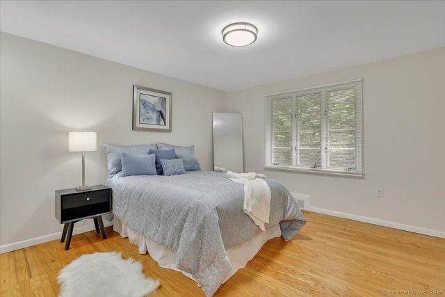 11 West Ridge Drive, West Hartford, CT 06117