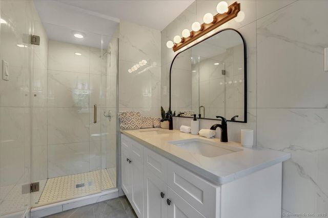 11 West Ridge Drive, West Hartford, CT 06117