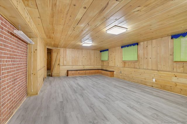 11 West Ridge Drive, West Hartford, CT 06117