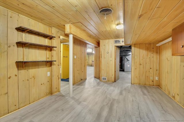 11 West Ridge Drive, West Hartford, CT 06117