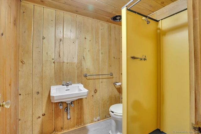 11 West Ridge Drive, West Hartford, CT 06117