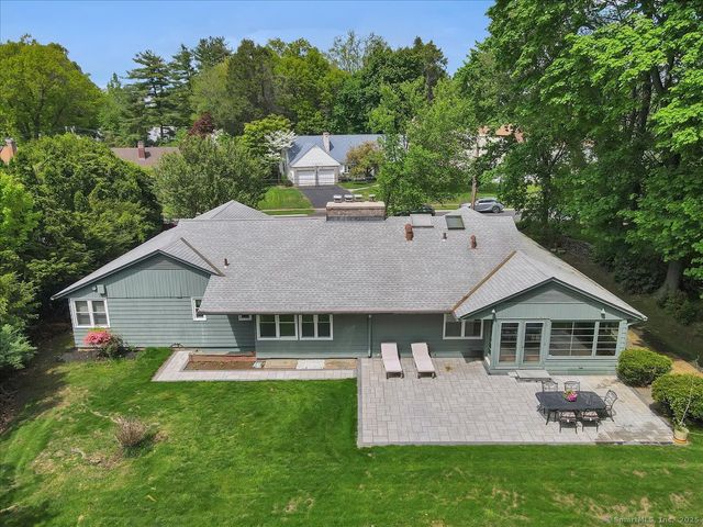 11 West Ridge Drive, West Hartford, CT 06117