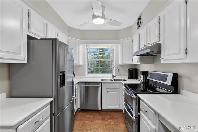 2 Delcrest Court 102, St Louis, MO 63124