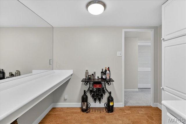 2 Delcrest Court 102, St Louis, MO 63124