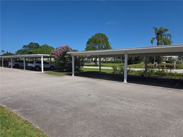 422 Grove Isle Circle 422, Vero Beach, FL 32962