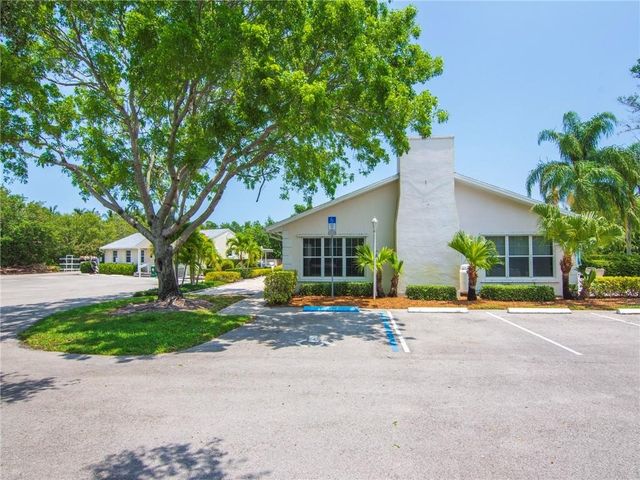 422 Grove Isle Circle 422, Vero Beach, FL 32962