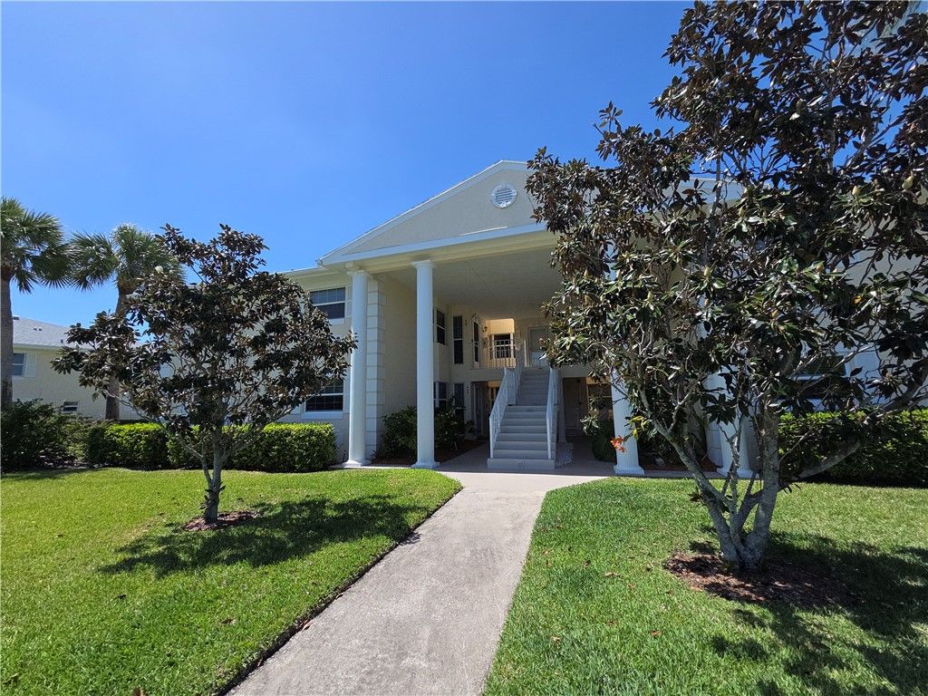 422 Grove Isle Circle 422, Vero Beach, FL 32962