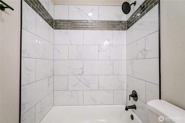 926 TULLIS Street NE, Olympia, WA 98506