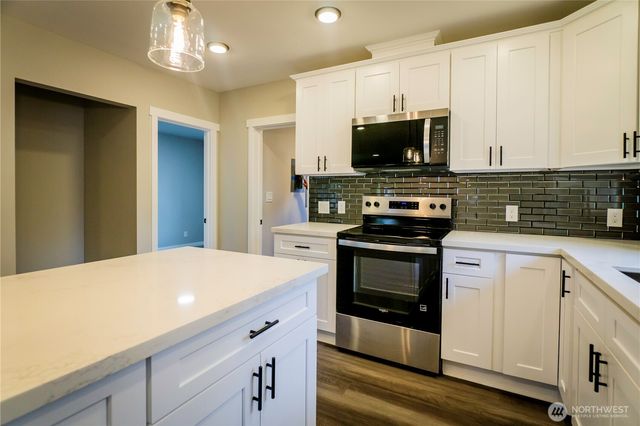 926 TULLIS Street NE, Olympia, WA 98506