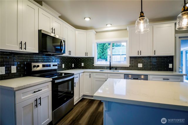 926 TULLIS Street NE, Olympia, WA 98506