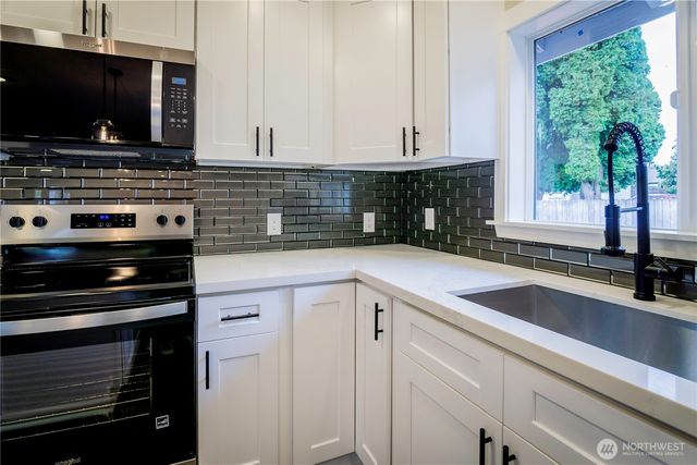 926 TULLIS Street NE, Olympia, WA 98506