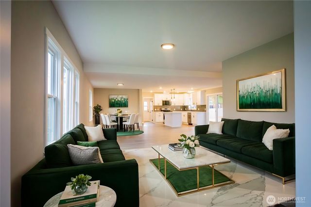 926 TULLIS Street NE, Olympia, WA 98506