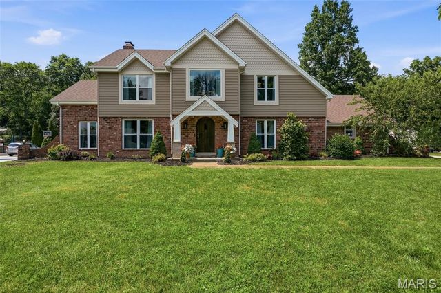 9831 Sunset Greens Drive, Sunset Hills, MO 63127