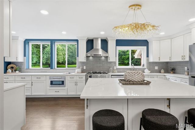 9831 Sunset Greens Drive, Sunset Hills, MO 63127