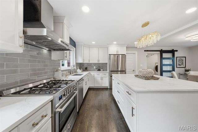 9831 Sunset Greens Drive, Sunset Hills, MO 63127