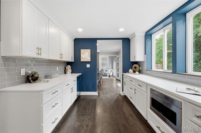 9831 Sunset Greens Drive, Sunset Hills, MO 63127