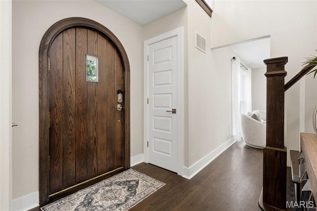 9831 Sunset Greens Drive, Sunset Hills, MO 63127