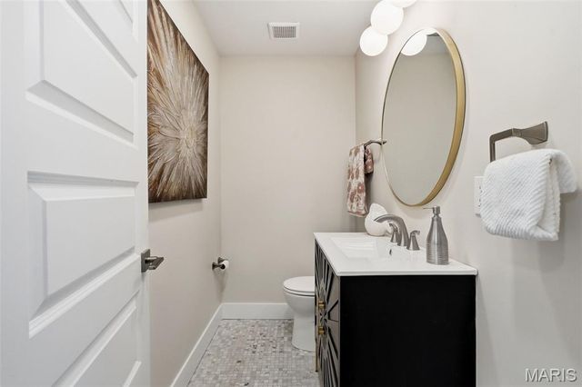 9831 Sunset Greens Drive, Sunset Hills, MO 63127