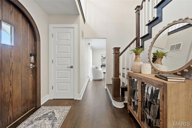 9831 Sunset Greens Drive, Sunset Hills, MO 63127