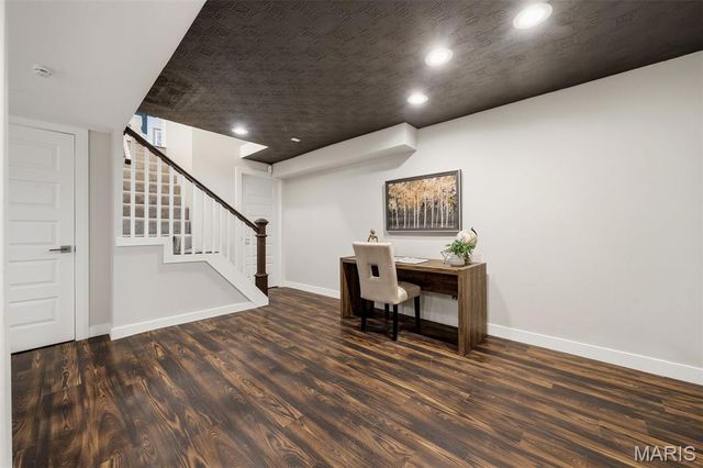 9831 Sunset Greens Drive, Sunset Hills, MO 63127