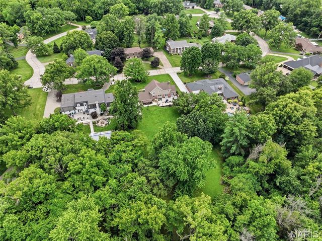 9831 Sunset Greens Drive, Sunset Hills, MO 63127