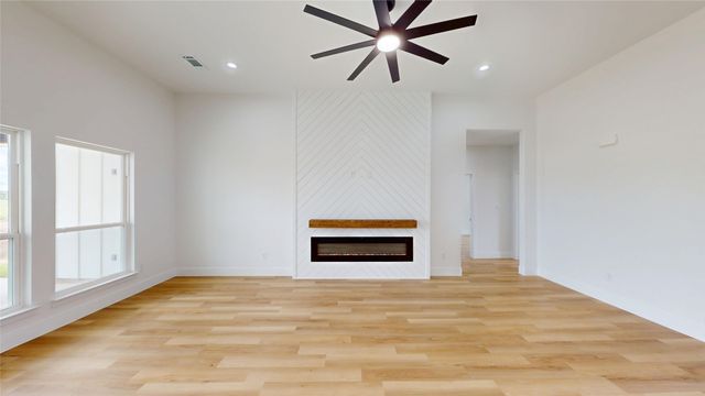 3296 Escobar Circle, Greenville, TX 75401