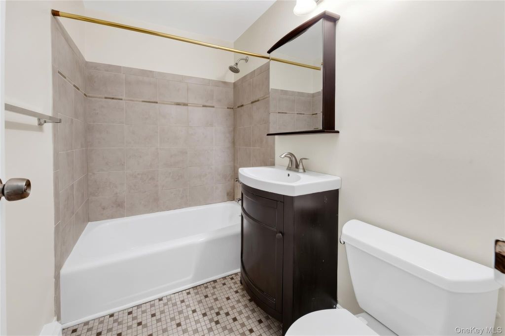 838 Pelhamdale Avenue 2P, New Rochelle, NY 10801 — photo 4