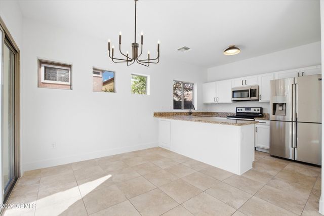 1575 E BAYLOR Lane B, Gilbert, AZ 85296