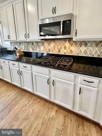 5643 TOWER HILL CIR, Alexandria, VA 22315