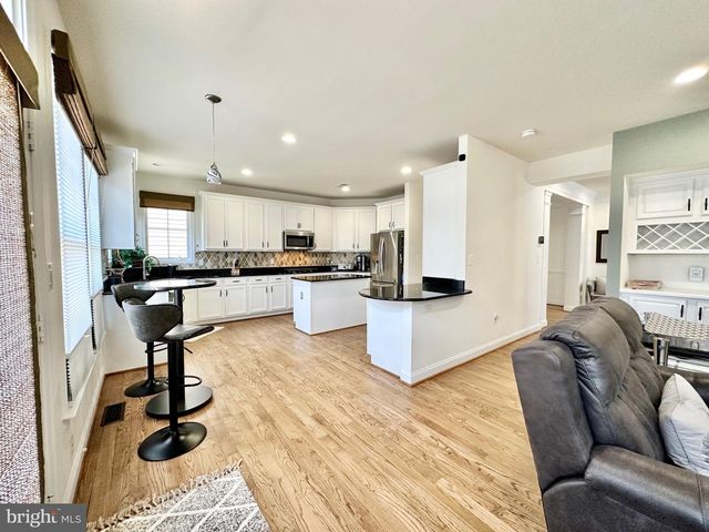 5643 TOWER HILL CIR, Alexandria, VA 22315