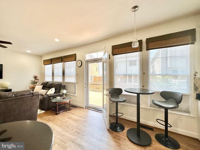 5643 TOWER HILL CIR, Alexandria, VA 22315