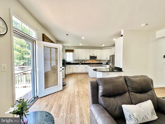 5643 TOWER HILL CIR, Alexandria, VA 22315
