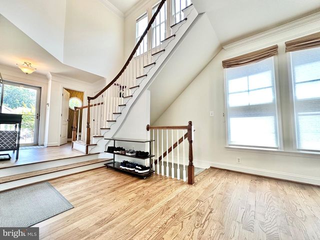 5643 TOWER HILL CIR, Alexandria, VA 22315