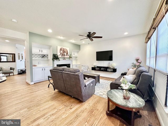 5643 TOWER HILL CIR, Alexandria, VA 22315