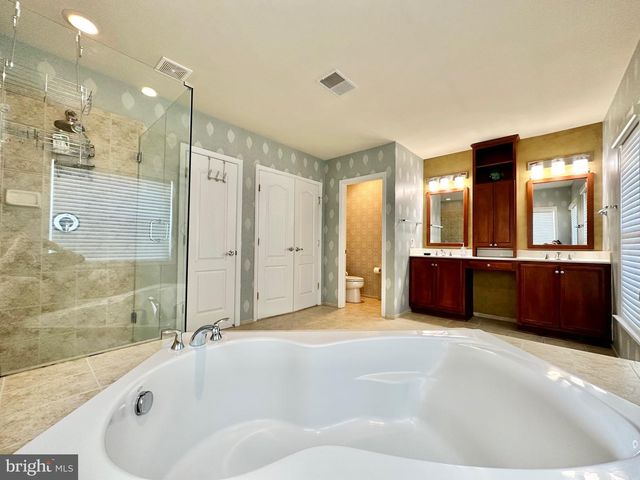 5643 TOWER HILL CIR, Alexandria, VA 22315