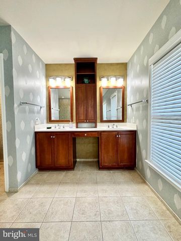 5643 TOWER HILL CIR, Alexandria, VA 22315