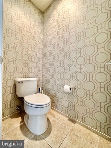5643 TOWER HILL CIR, Alexandria, VA 22315