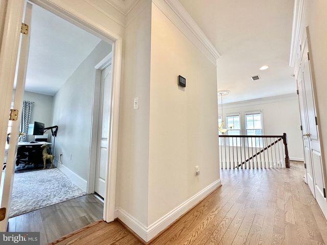 5643 TOWER HILL CIR, Alexandria, VA 22315