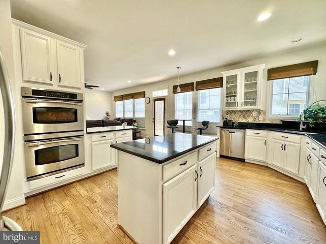 5643 TOWER HILL CIR, Alexandria, VA 22315