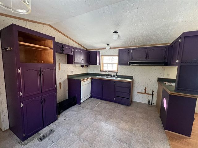 5063 South Cooper Hill Road, Humphrey, NY 14743