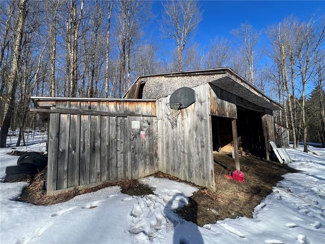5063 South Cooper Hill Road, Humphrey, NY 14743