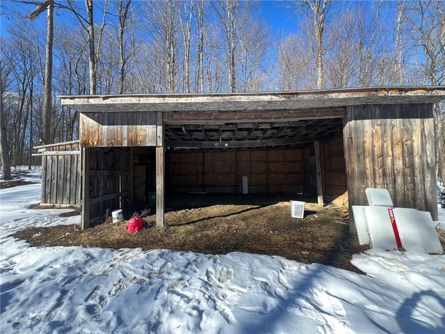 5063 South Cooper Hill Road, Humphrey, NY 14743