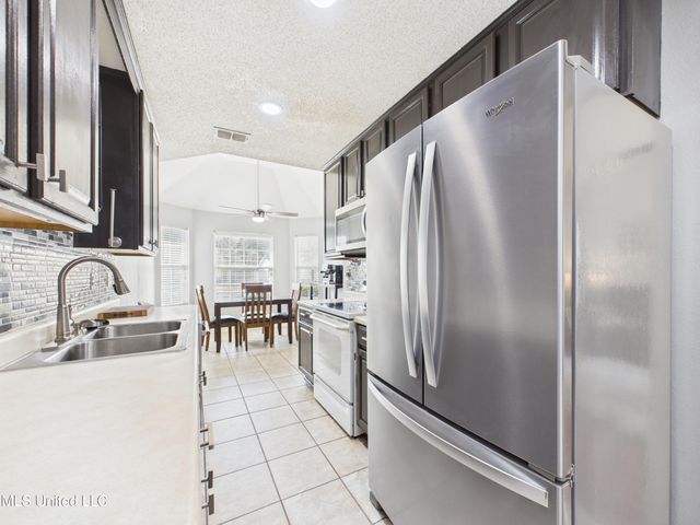 8921 Margurite Drive, Ocean Springs, MS 39564