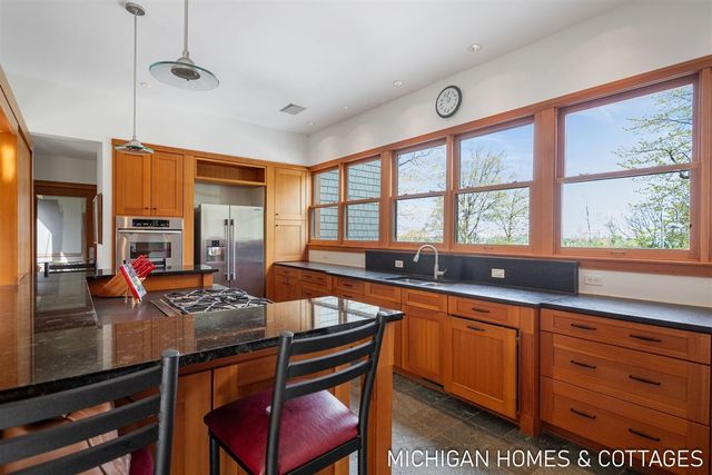 1484 71st Street, Fennville, MI 49408