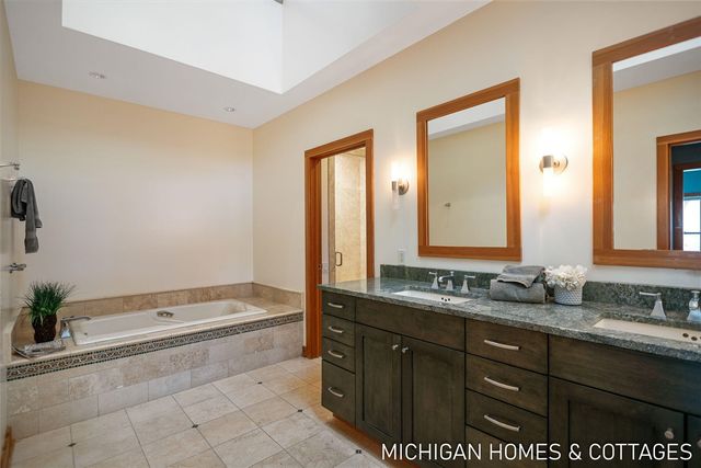 1484 71st Street, Fennville, MI 49408