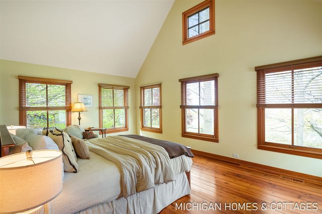 1484 71st Street, Fennville, MI 49408